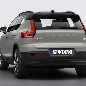 2020-volvo-xc40-recharge-06.jpg