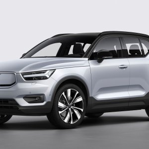 2020-volvo-xc40-recharge-07.jpg